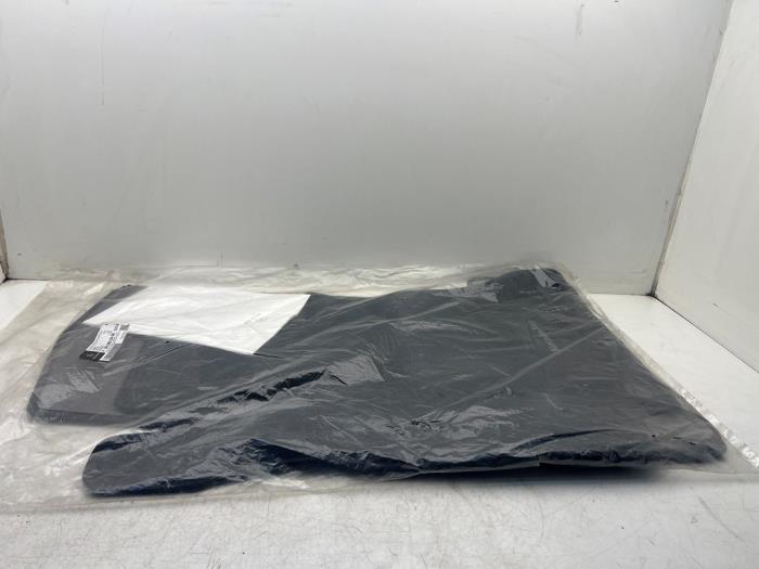 Kit tapis d'un Mercedes C-Klasse, Autos : Pièces & Accessoires, Habitacle & Garnissage, Mercedes-Benz, Utilisé, 3 mois de garantie