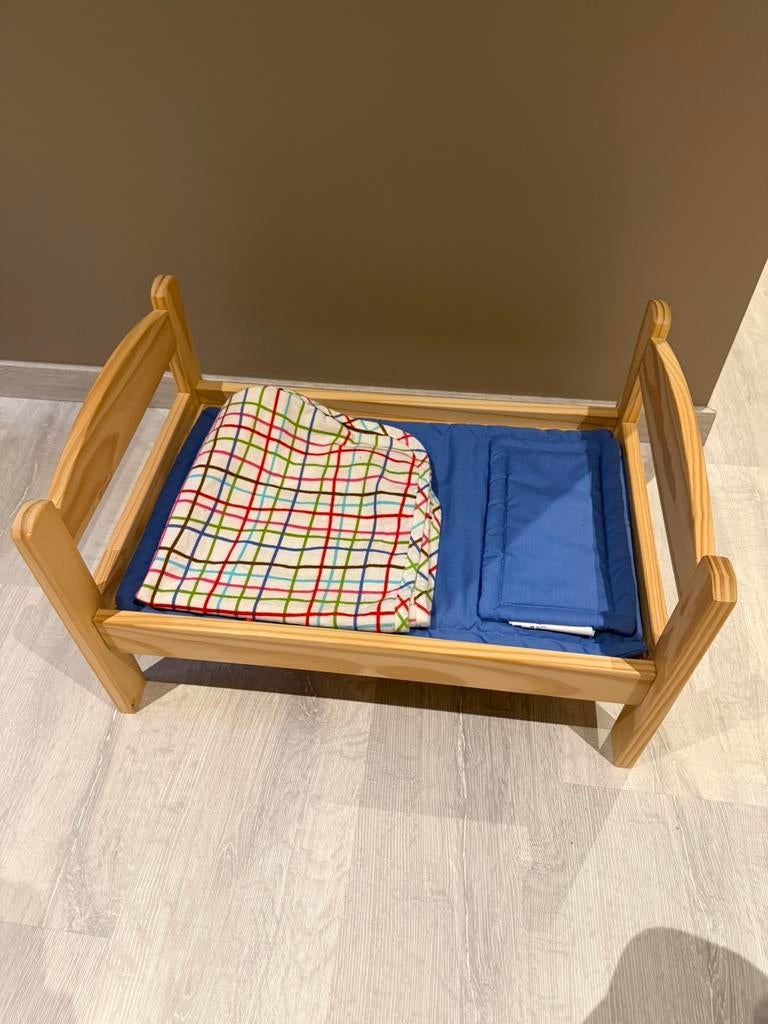 Ikea duktig poppenbed + bedset, Verzamelen, Poppenhuizen en Toebehoren, Ophalen of Verzenden, Zo goed als nieuw, Overige typen