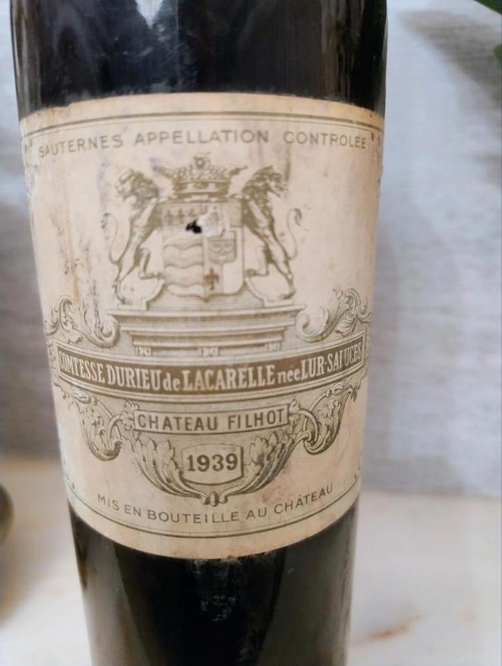 Zeer oude fles wijn  Château Filhot uit 1939,, Verzamelen, Wijnen, Ophalen of Verzenden