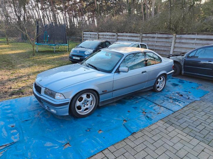 Bmw e36 coupé 325i, Auto's, BMW, Particulier, 3 Reeks, Centrale vergrendeling, Lederen bekleding, Radio, Benzine, Coupé, 3 deurs