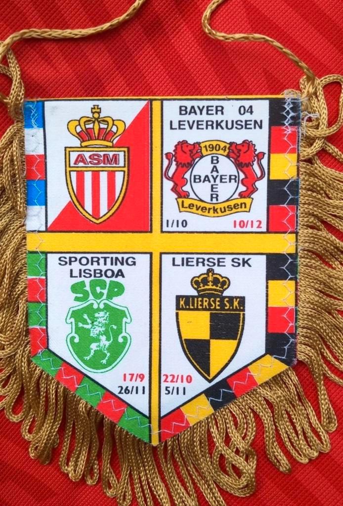 1997 sk lierse fanion wimpel vaantje vaandel vlag, Divers, Drapeaux & Banderoles, Enlèvement ou Envoi