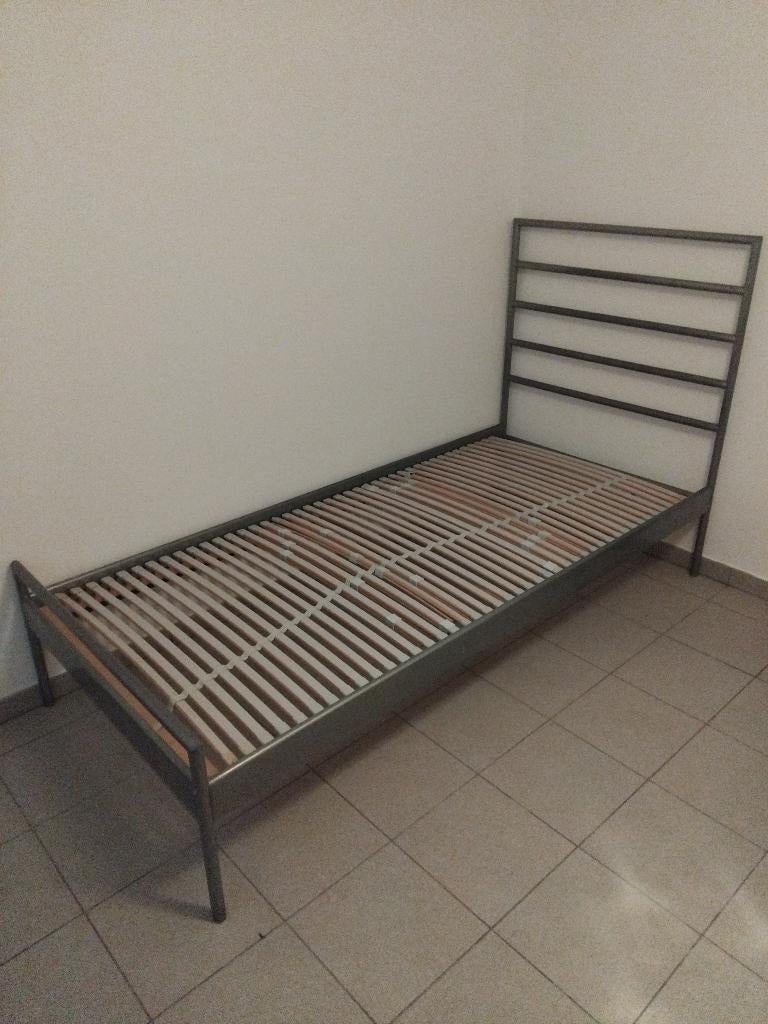 Lit simple (métal) + sommier à lattes 200 cm/90 cm, 90 cm, Gris, Une personne, Enlèvement