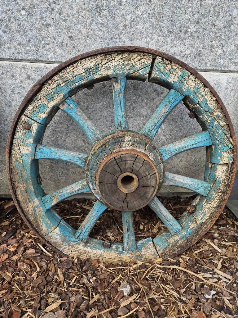 Oud karrewiel diameter 80cm gebruik als decoratie in   tuin, Tuin en Terras, Ophalen