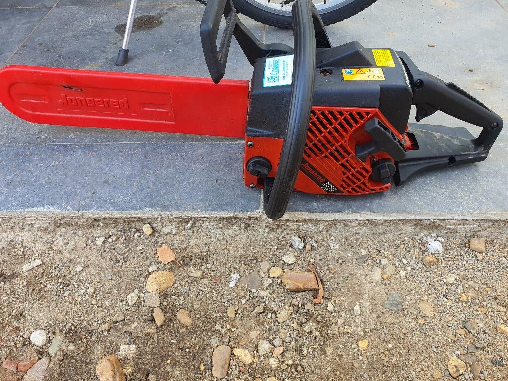 La tronçonneuse turbo Jonsered 2050 fonctionne parfaitement,, Enlèvement, Comme neuf, Scie à arbre, Jonsered