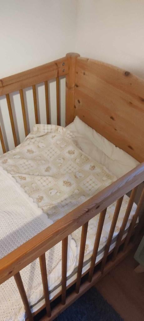 Lit enfant 140x80 pin massif avec matelas, Enfants & Bébés, Chambre d'enfant | Lits, Matelas, 70 à 85 cm, Enlèvement, Utilisé