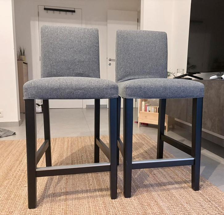 2 chaises de bar IKEA grises – bon état, Maison & Meubles, Tabourets de bar, Utilisé, 60 à 90 cm, 2 tabourets, Enlèvement