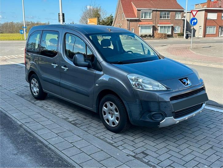 Peugeot Partner Tepee 2012 diesel 1600cc, Autos, Peugeot, Particulier, Partner, Cruise Control, Radio, USB, Diesel, Euro 5, Enlèvement