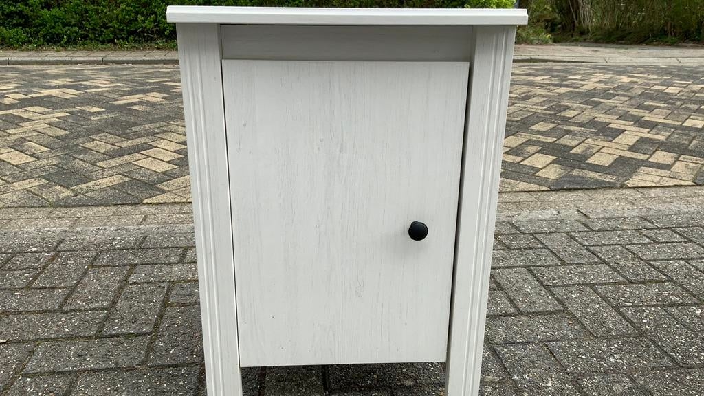 Table de chevet Ikea, Maison & Meubles, Moins de 45 cm, Enlèvement, Utilisé, 55 à 70 cm