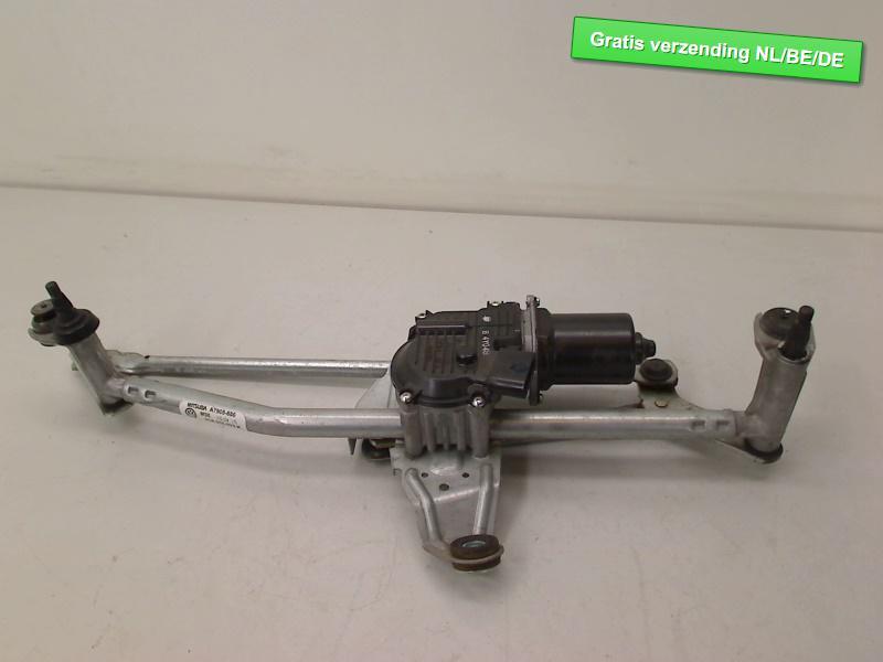 ESSUIE-GLACE ASSEMBLY AVANT CC (358) (3C8955119H), Utilisé, De Bloemendaal 21 21
5221 EB  'S HERTOGENBOSCH, NL, Info@123Parts.nl