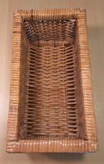 Te koop rechthoekig rieten mandje (voor bijv. CD's)., Enlèvement ou Envoi, Osier, Comme neuf, Panier
