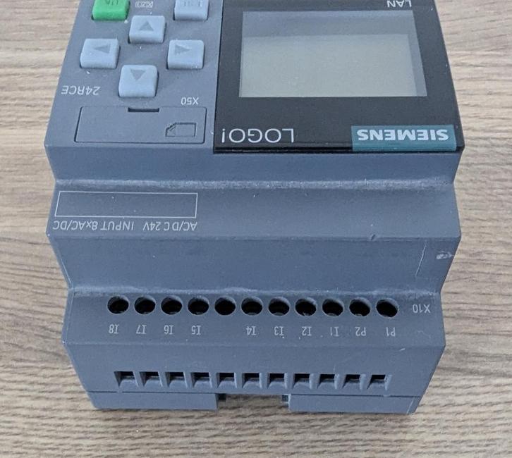 Siemens LOGO! 24RCE, Hobby en Vrije tijd, Elektronica-componenten, Gebruikt, Ophalen