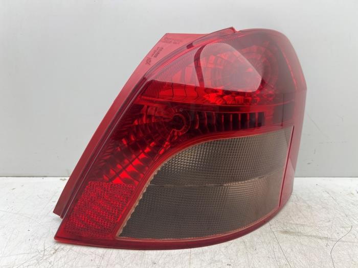 Feu arrière droit d'un Toyota Yaris, Autos : Pièces & Accessoires, Éclairage, Toyota, Utilisé, 3 mois de garantie, Enlèvement ou Envoi