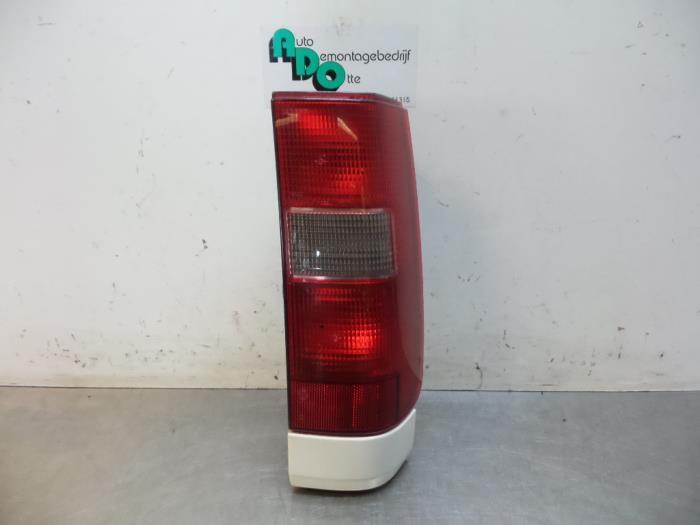 Feu arrière droit d'un Volvo 850, Autos : Pièces & Accessoires, Éclairage, Volvo, Utilisé, Enlèvement ou Envoi