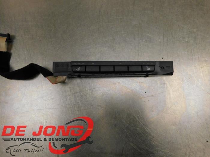 Commutateur chauffage siège d'un BMW 1-Serie, Autos : Pièces & Accessoires, Habitacle & Garnissage, BMW, Utilisé, 3 mois de garantie