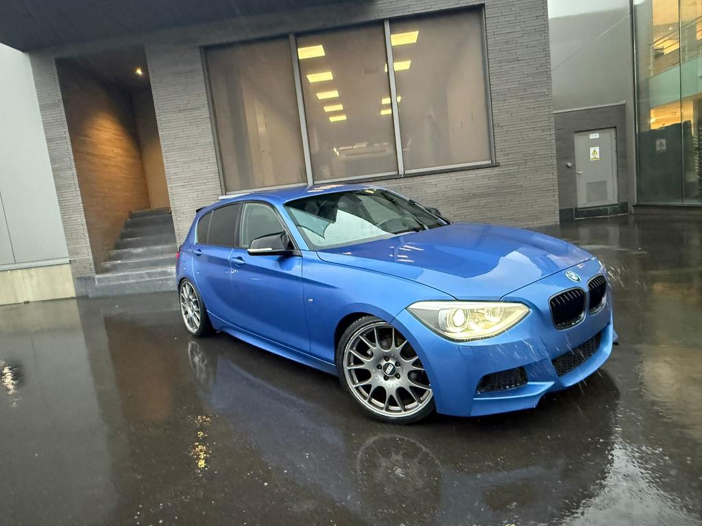 BMW 116i – Stijlvol & betrouwbaar!, 4 deurs, 1 Reeks, Blauw, Alcantara