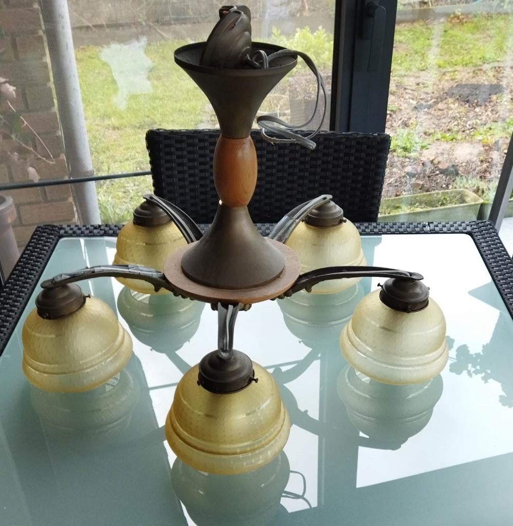 Ancien lustre bois métal verre : 5 Globes   Vintage, Antiquités & Art, Enlèvement