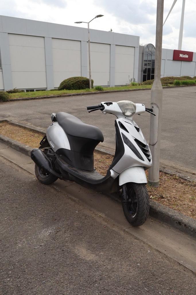 Zip 150cc LC | Kanon, Fietsen en Brommers, Scooters | Piaggio, Zo goed als nieuw, Zip, Ophalen