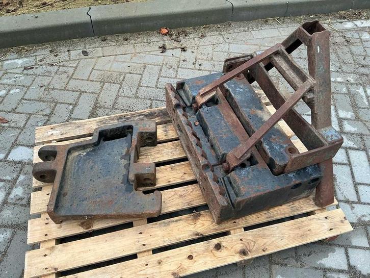 Porteur de poids international avec poids, Articles professionnels, Agriculture | Tracteurs, Autres marques, Utilisé