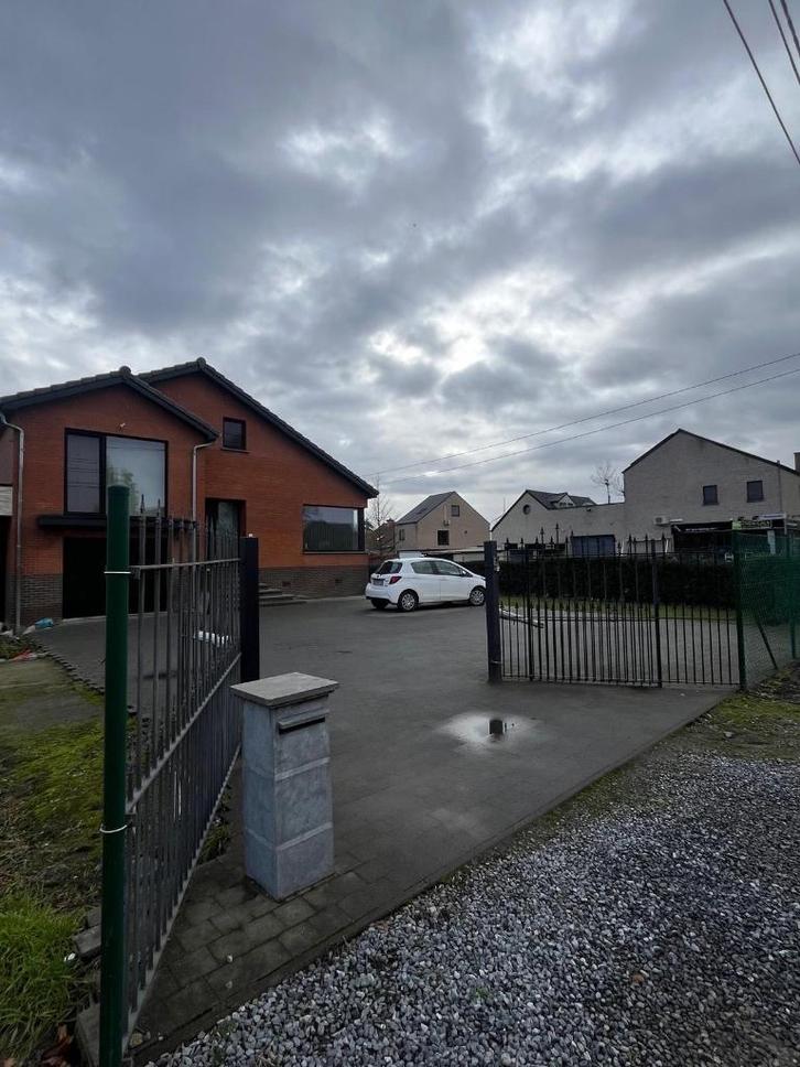 Huis te huur met 3 slaapkamers alleen bellen 0469491022, Immo, Maisons à louer, Province de Limbourg, Maison de coin, B