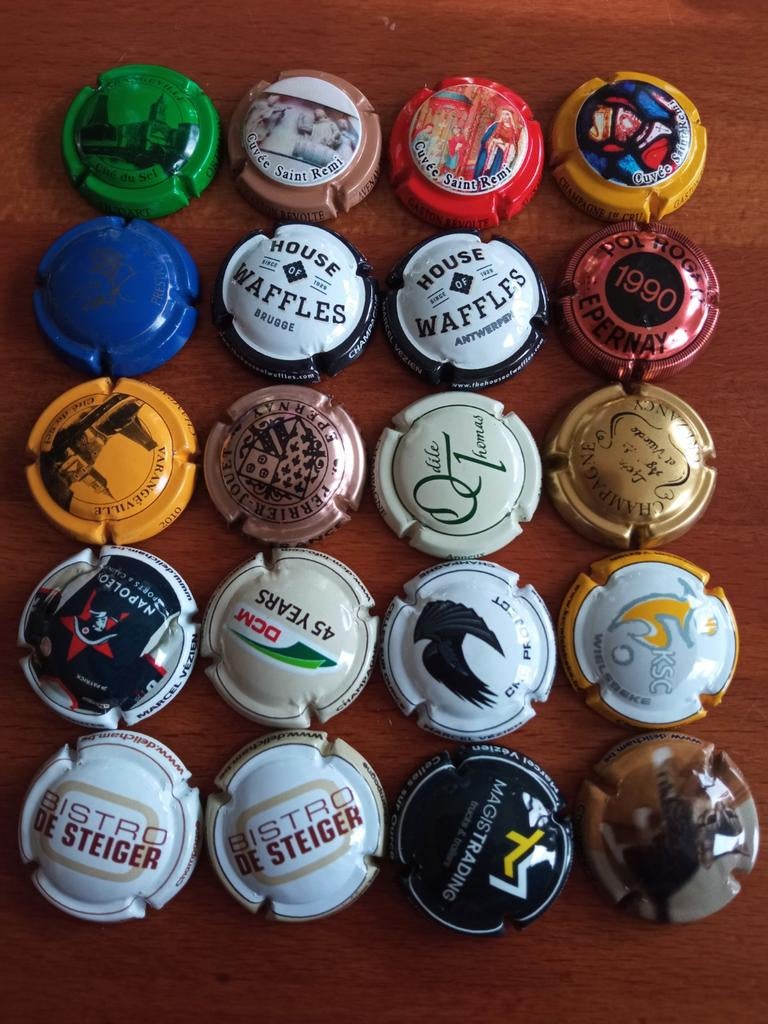 Champagne capsules lot 16, Verzamelen, Complete verzamelingen en Collecties, Verzenden