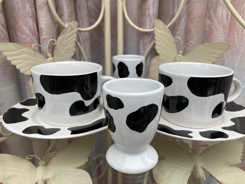 servies onderdelen met koevlekken, Maison & Meubles, Cuisine | Vaisselle, Enlèvement ou Envoi, Comme neuf, Autres types