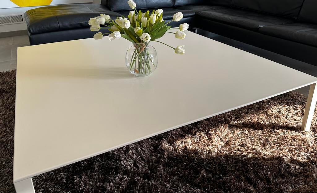 Molteni wit gelakte salontafel 140/140, Huis en Inrichting, Ophalen, Zo goed als nieuw