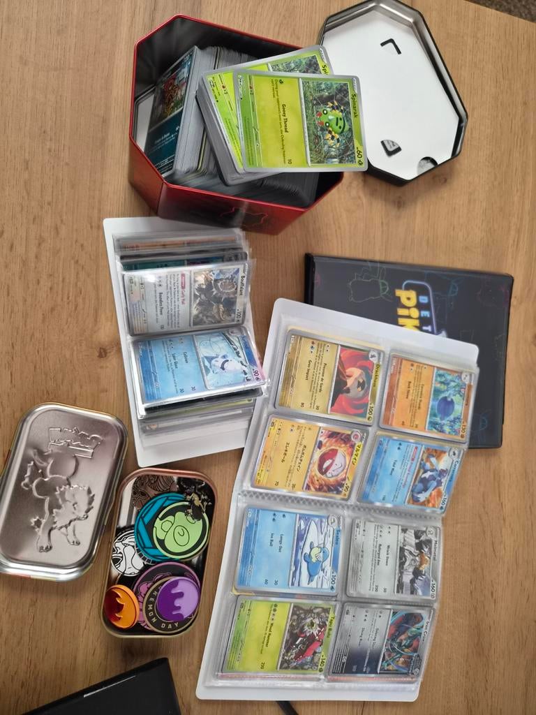 Pokemon cartes Bulk 700+ holo reverse jetons etc, Hobby & Loisirs créatifs, Jeux de cartes à collectionner | Pokémon, Enlèvement ou Envoi
