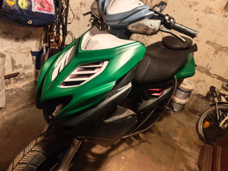 A vendre 2 nitro classe b, Vélos & Vélomoteurs, Scooters | Yamaha