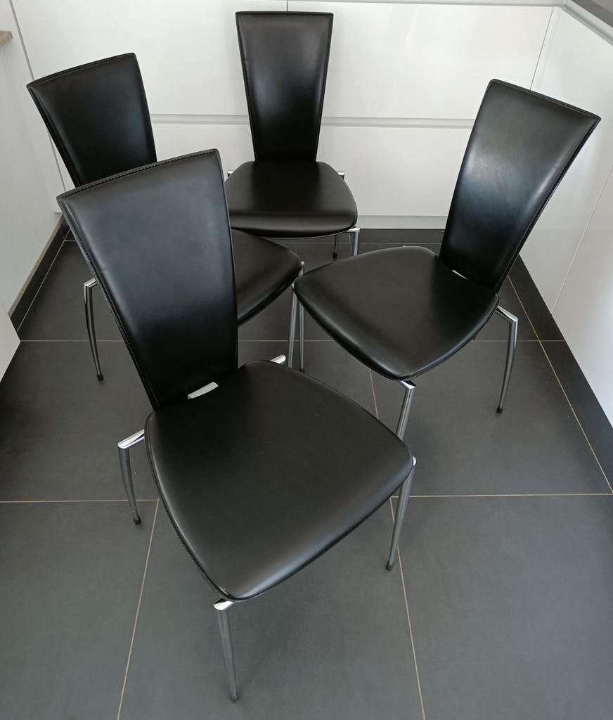 Italiaanse design stoelen Arper leder met chromen onderstel., Ophalen