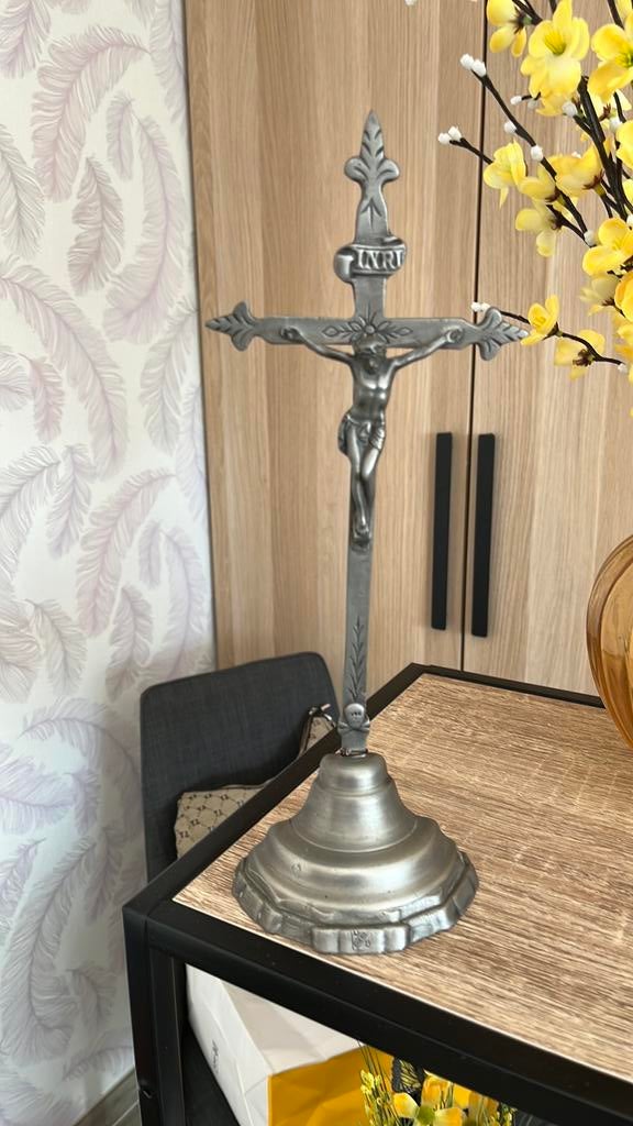 Crucifix sur pied en étain, Antiquités & Art, Enlèvement