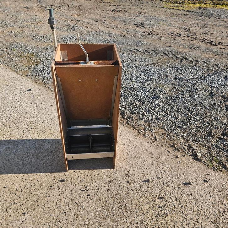 Trespa brijbakken vleesvarkens, Devos-bakken, Articles professionnels, Agriculture | Aliments pour bétail, Enlèvement