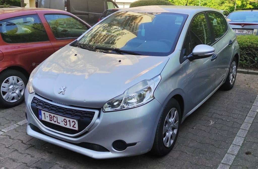 Peugeot 208 essence, Cuir, Achat, 4 portes, Noir