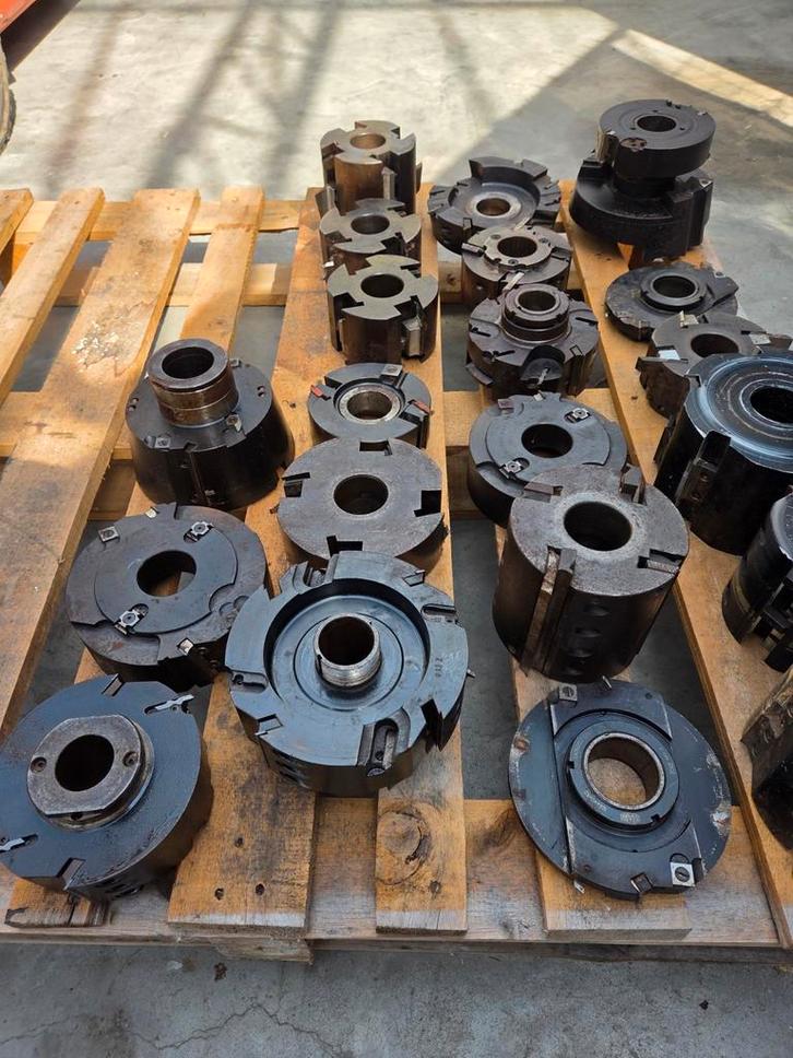 Freeskoppen met toebehoren voor houtbewerking, Doe-het-zelf en Bouw, Gereedschap | Freesmachines, Ophalen