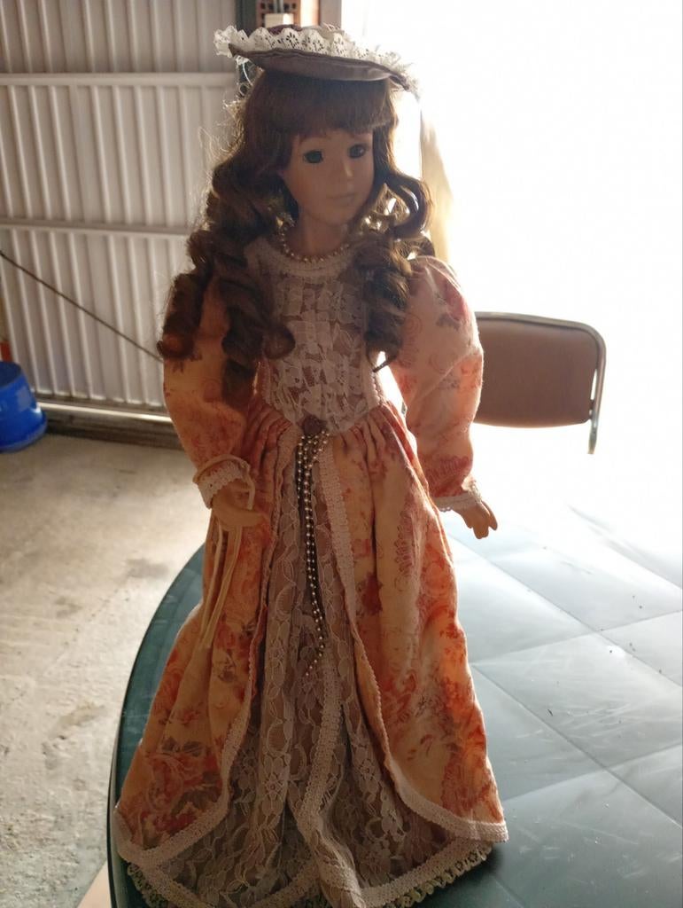 Porseleinen popje, Enlèvement