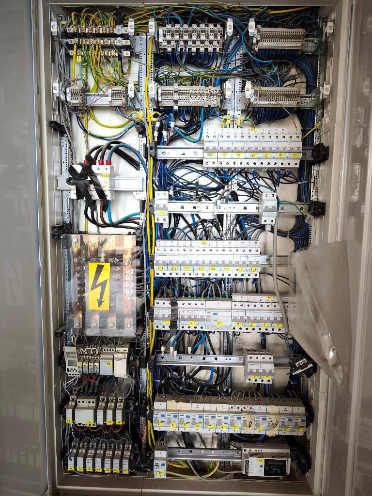 Grande tableau coffret armoire éléctrique, Bricolage & Construction, Électricité & Câbles, Enlèvement, Utilisé, Autres types