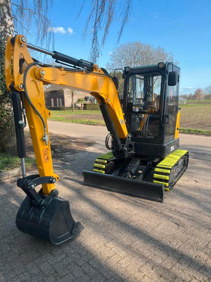 NIEUW Landward 3.8 ton graafmachine, Articles professionnels, Machines & Construction | Chariots élévateurs & Transport interne