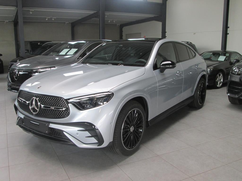 Mercedes-Benz GLC 200 COUPE AMG PANO TREKHAAK, Auto's, Automaat, Gebruikt, 4 cilinders, Leder