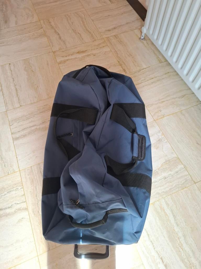 Grote reistrolley Eastpak, Handtassen en Accessoires, Ophalen, Zo goed als nieuw, Blauw, Wieltjes