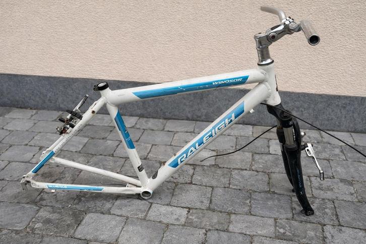 Cadre en alu Raleigh Windsor + fourche avant (VTT/Trekking), Vélos & Vélomoteurs, Vélos | Hommes | Vélos de sport & Vélo de randonnée