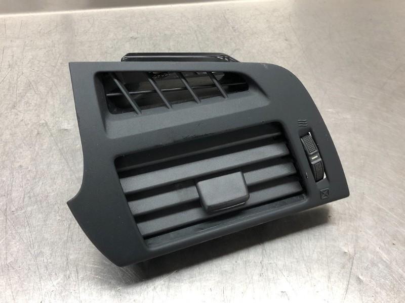 AERATEUR TABLEAU DE BORD Toyota Verso (|556500F020|), Utilisé, Toyota