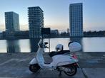 Vespa sprint- full option, Fietsen en Brommers, Scooters | Piaggio, Ophalen, Klasse A (25 km/u), Zo goed als nieuw, Benzine