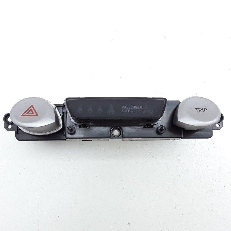 ALARMLICHTEN SCHAKELAAR Hyundai i20 (|937701J100|), Gebruikt, Hyundai