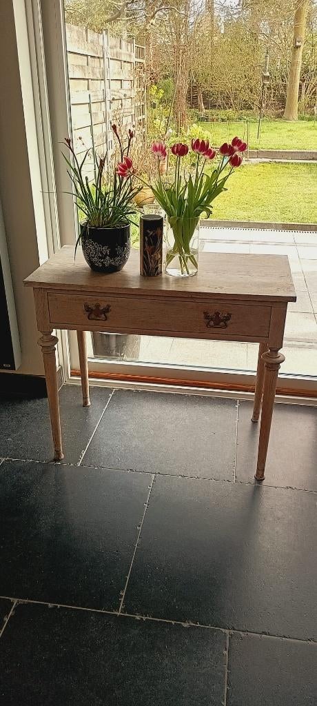 table d'entrée (patine claire), Enlèvement