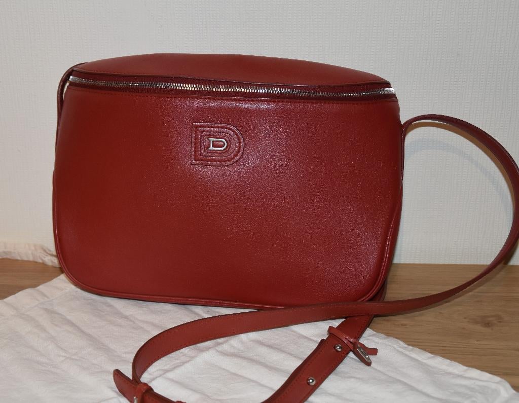 Delvaux Macao GM in warm rood met zilveren hardware, Ophalen, Zo goed als nieuw, Rood, Schoudertasje