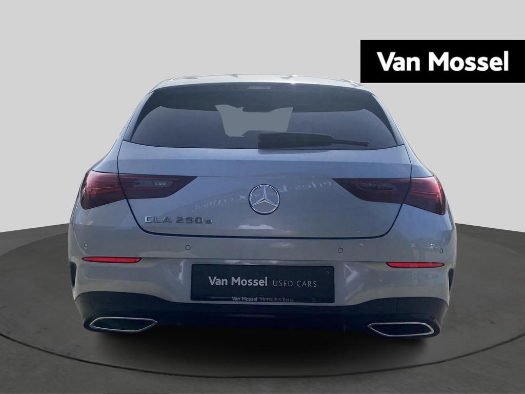 Mercedes-Benz CLA 250 e AMG Line Shooting Brake + 19 INCH +, Auto's, CLA, Stof, Gebruikt, Euro 6