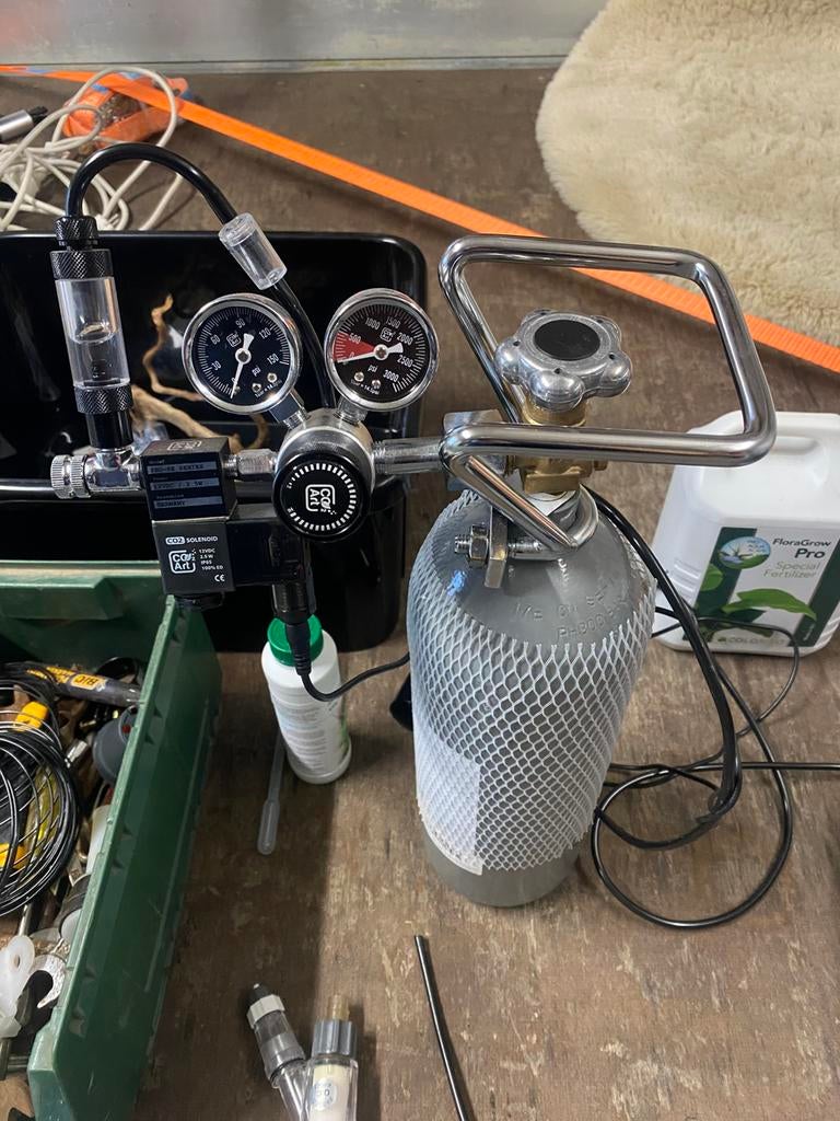 Co2 set nieuwe 2kg fles + product, Dieren en Toebehoren, Vissen | Aquaria en Toebehoren, Ophalen, Zo goed als nieuw