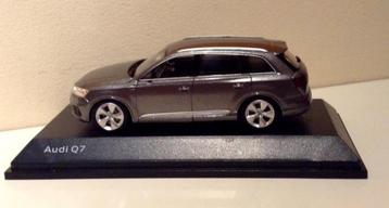 Spark Audi Q7-1/43-Argent beschikbaar voor biedingen