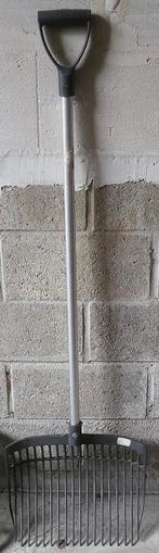 mestvork in kunststof, Stalling