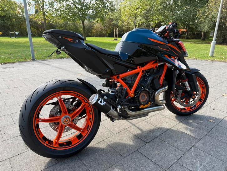 KTM Superduke 1290R - 2215km! - garantie tot 2028!!, Motoren, Motoren | KTM, Particulier, Naked bike, meer dan 35 kW, 2 cilinders