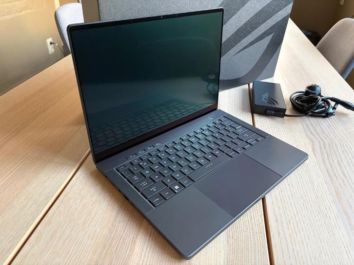 Asus ROG Zephyrus G14 (2024, QWERTY), Computers en Software, Windows Laptops, Gebruikt, 14 inch, SSD, 3 tot 4 Ghz, 16 GB, Qwerty